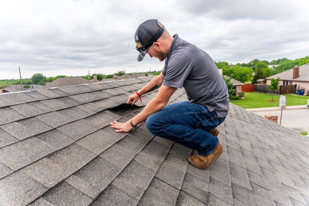 How to Choose the Right Roofing Contractor for Your Home