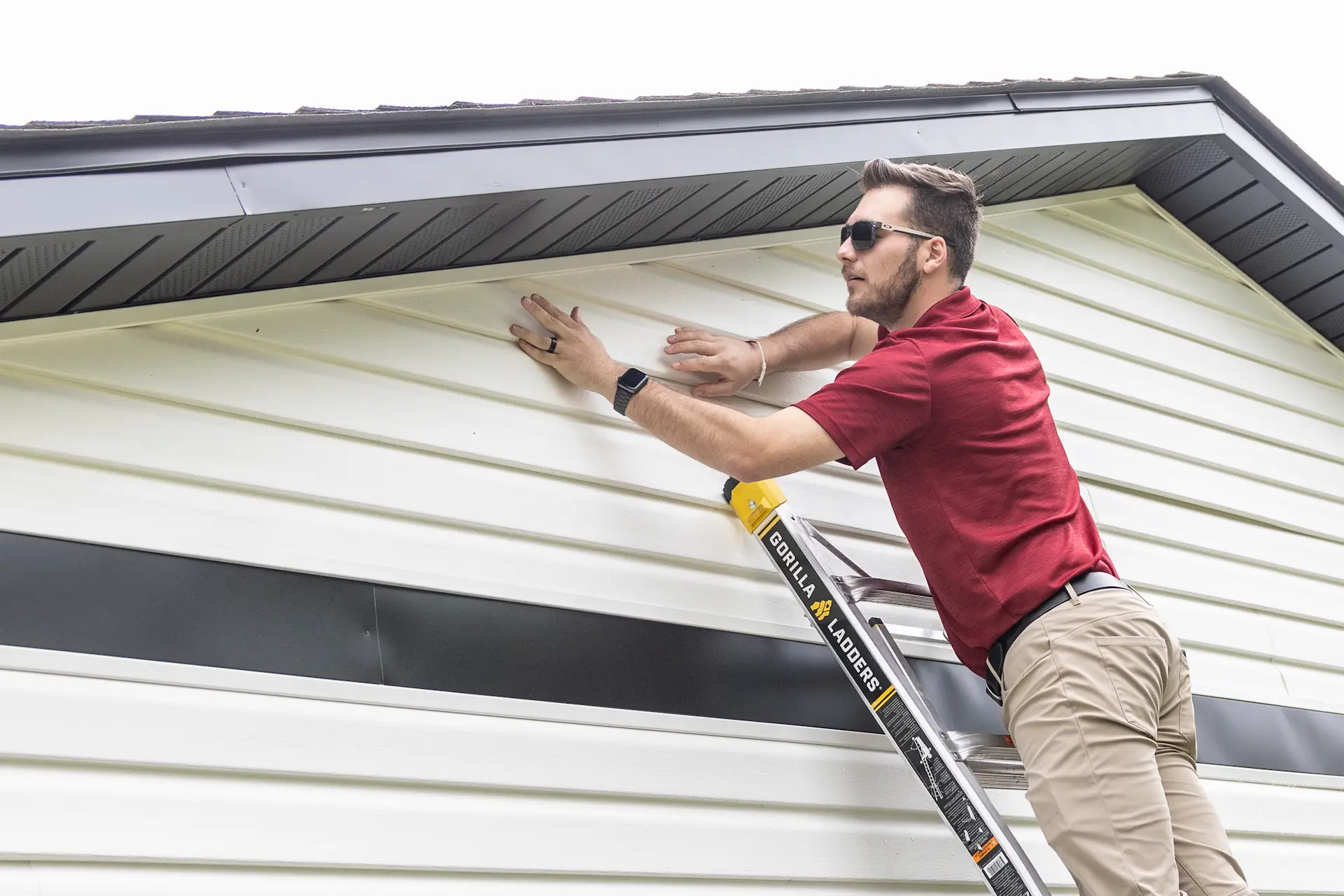 Siding Repair vs. Replacement: How to Know Which Option Is Right for You Siding Repair vs. Replacement: How to Know Which Option Is Right for You